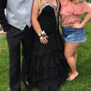 I’m selling my prom dress.